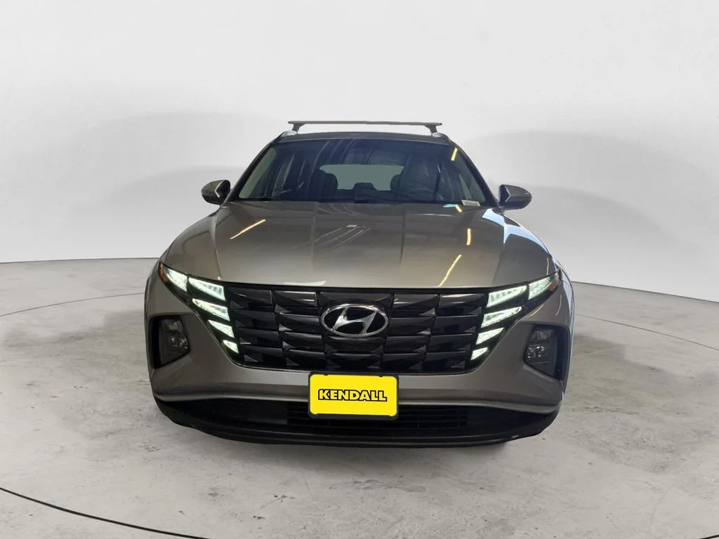 Used 2023 Silver Hyundai SEL image 3