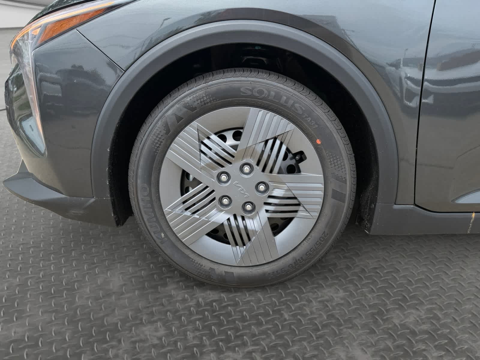 New 2026 Interstellar Gray Kia LX image 9
