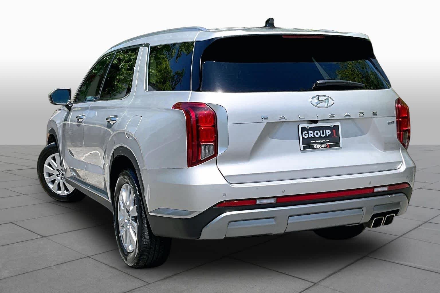Used 2025 Typhoon Silver Hyundai SEL image 12
