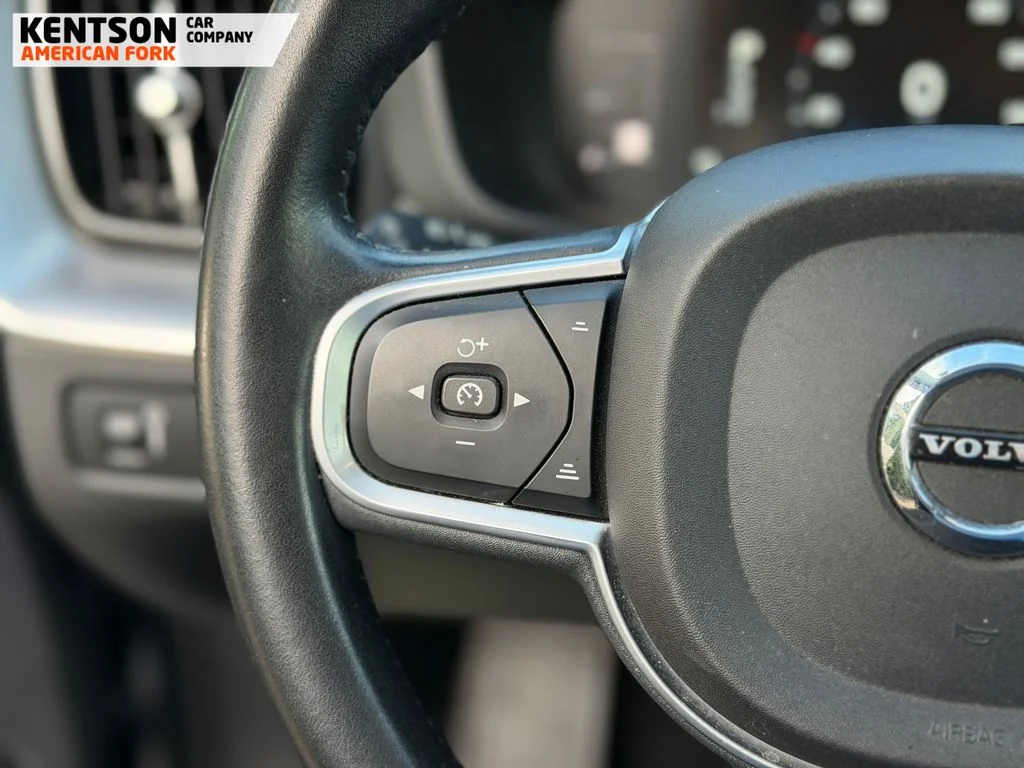 Used 2019 Gray Volvo T6 Momentum image 16