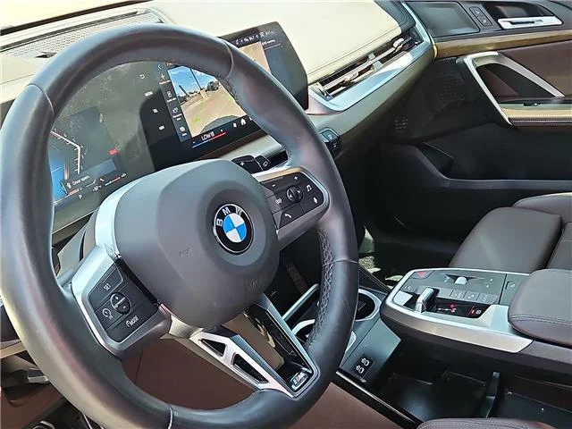 Used 2025 Space Silver Metallic BMW xDrive28i All-Wheel Drive Sports Activity Vehicle image 11