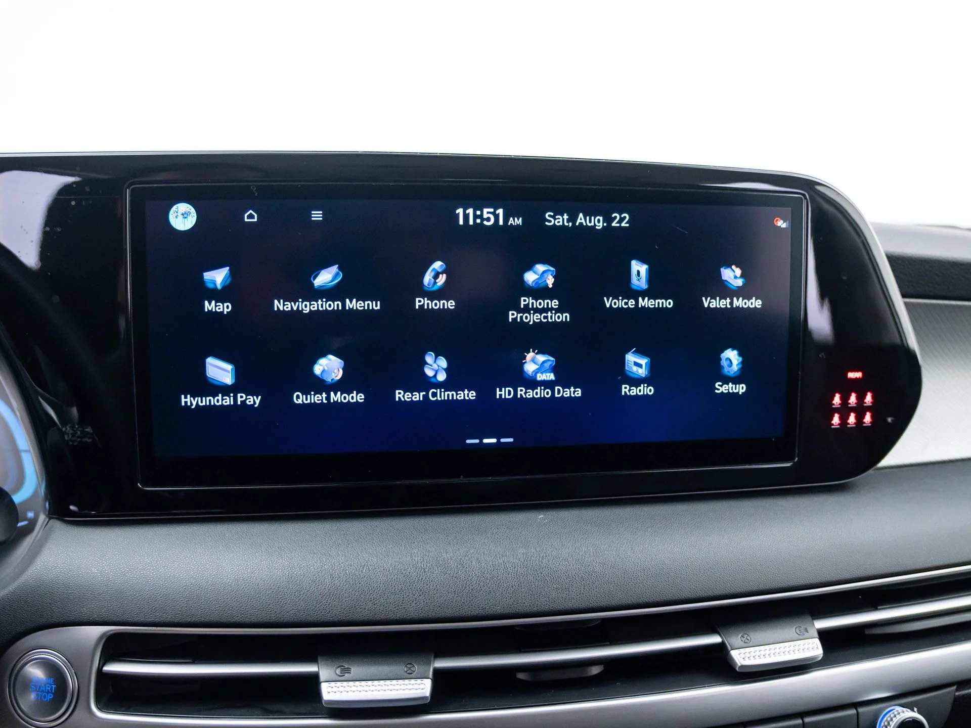 Used 2023 White Hyundai SE image 26