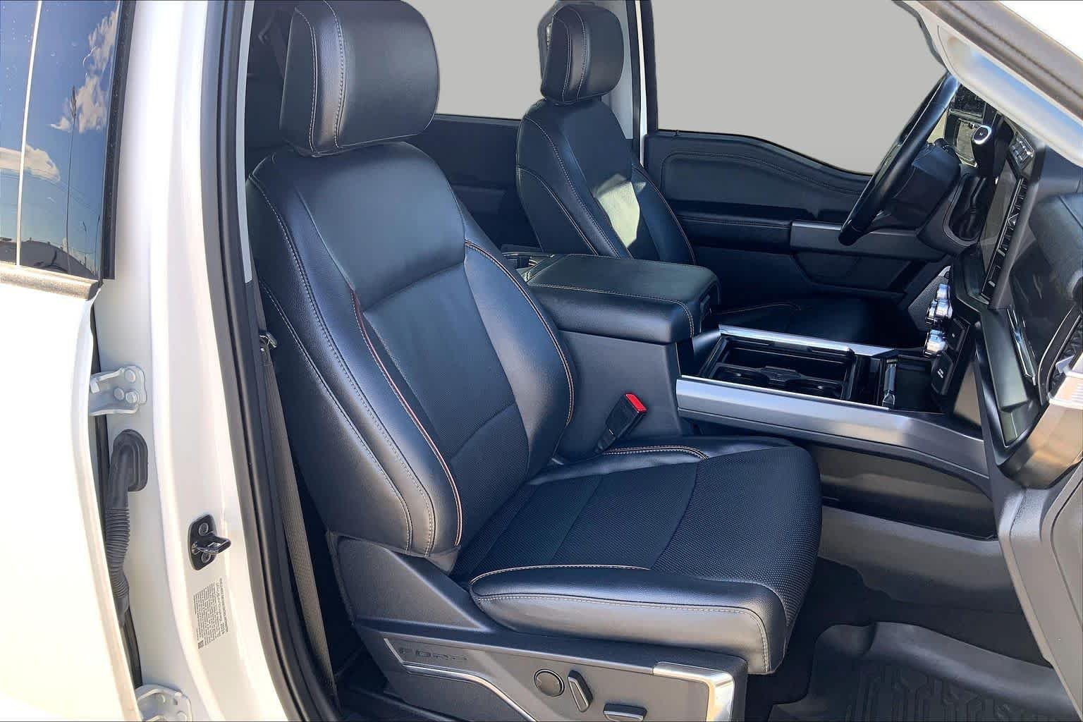 Used 2024 Star White Metallic Tri-Coat Ford F-250 Pickup LARIAT image 9