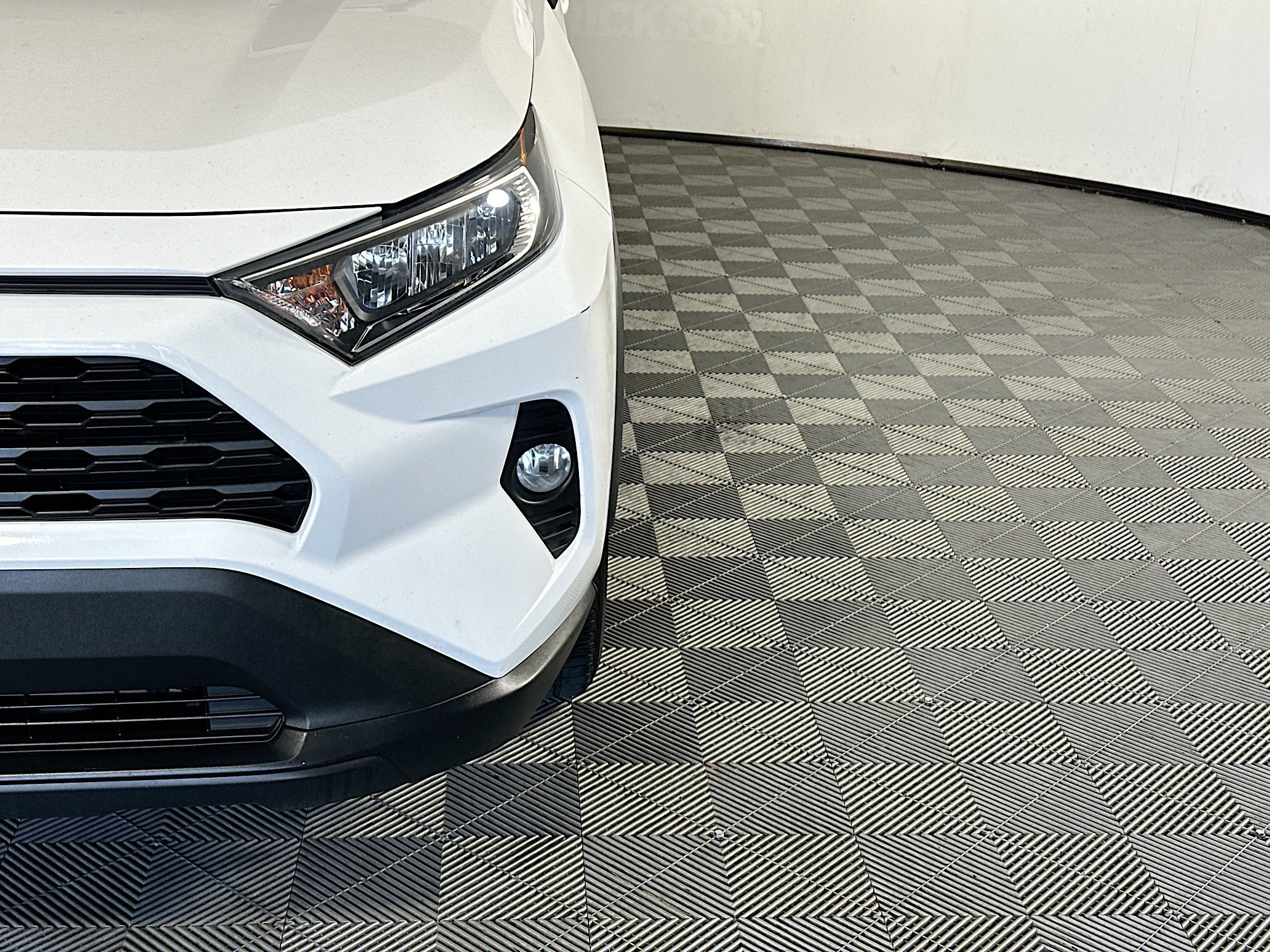 Used 2021 Super White Toyota XLE image 9