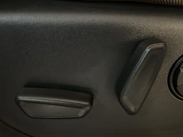 Used 2020 Black Ford XLT image 16