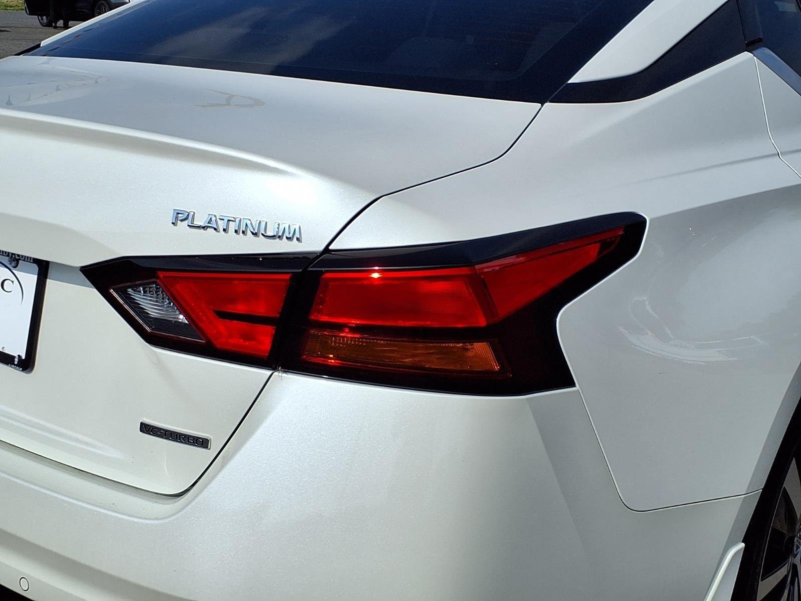 Used 2020 Pearl White Tricoat Nissan 2.0 Platinum image 19