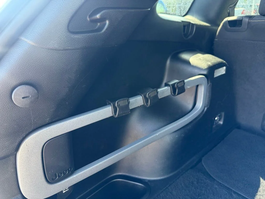 Used 2017 Red Jeep Latitude image 47