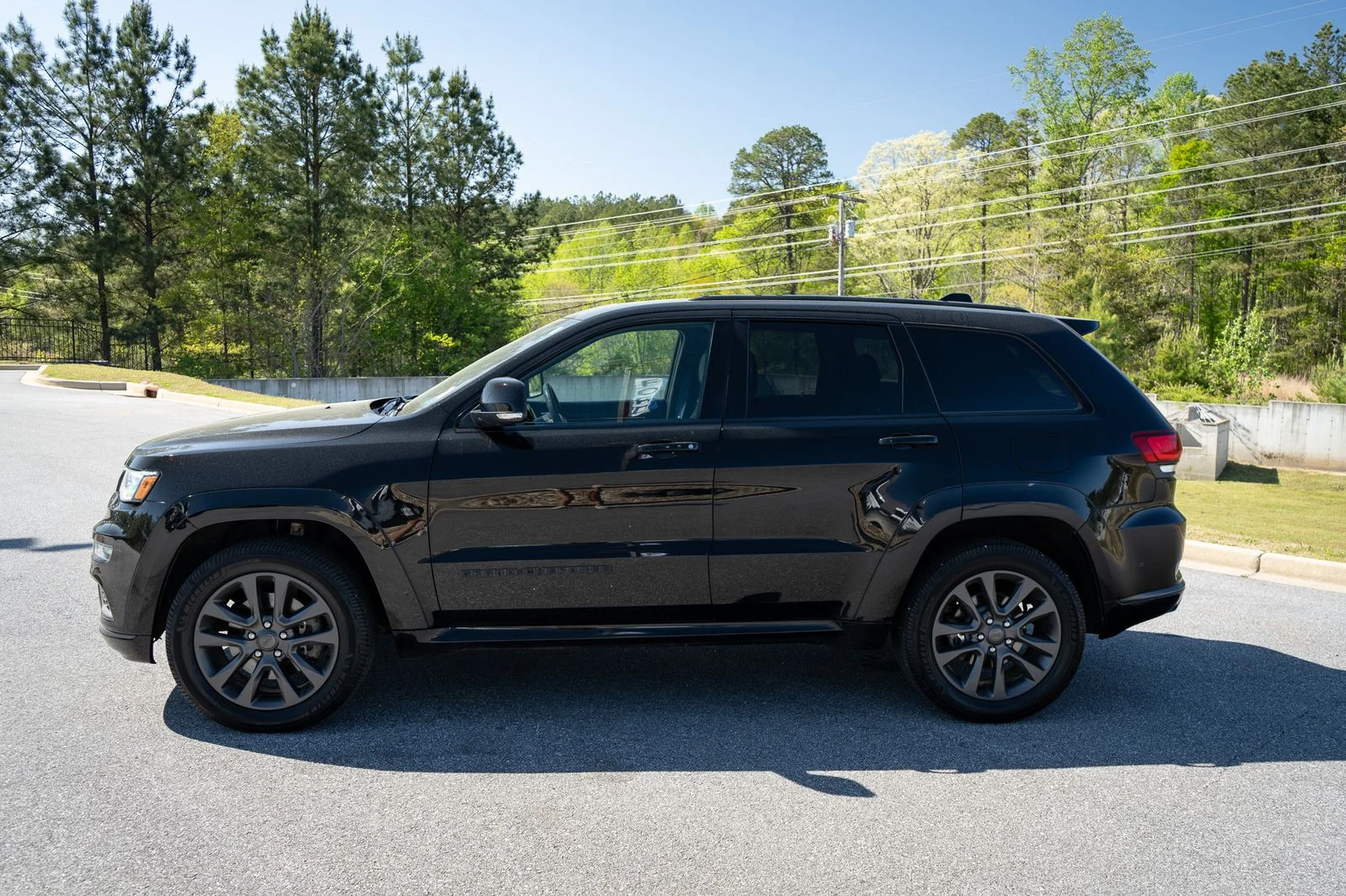 Used 2019 Black Jeep Overland image 5