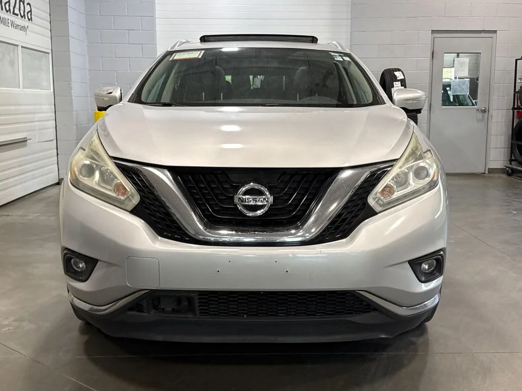 Used 2015 Silver Nissan SL image 2