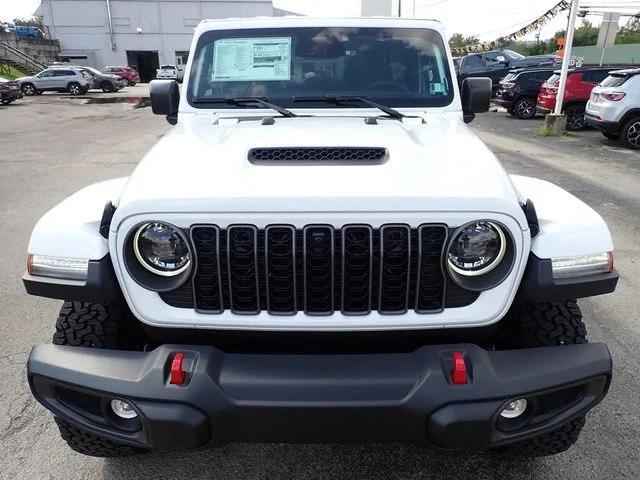 New 2027 White/off-white Jeep Rubicon image 10