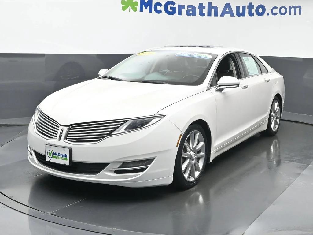 Used 2016 White Lincoln Base image 22