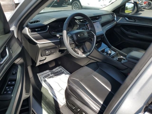 Used 2024 Silver Jeep Limited image 12