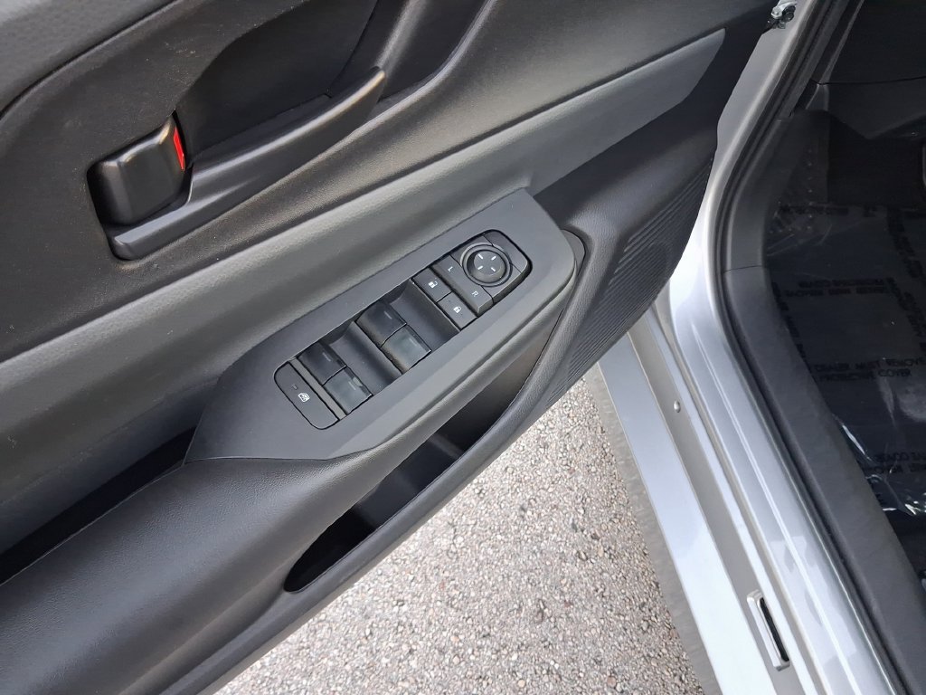 Used 2025  Toyota LE image 19