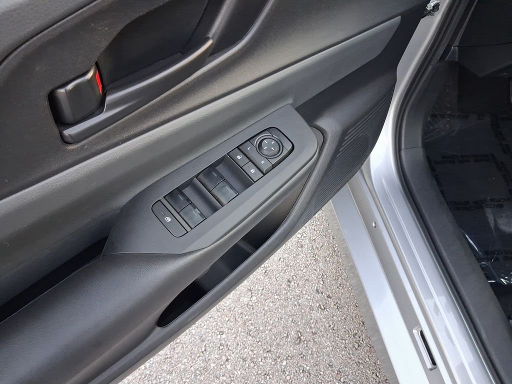 Used 2025  Toyota LE image 19