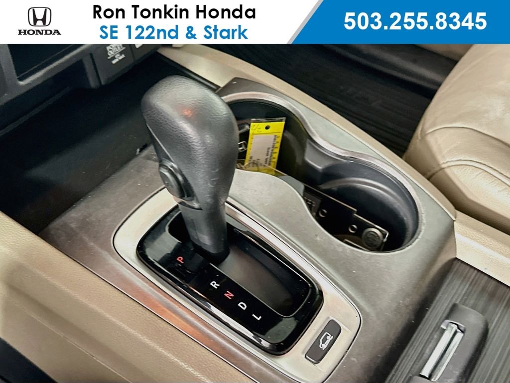 Used 2020 Pearl White Honda EX-L image 17