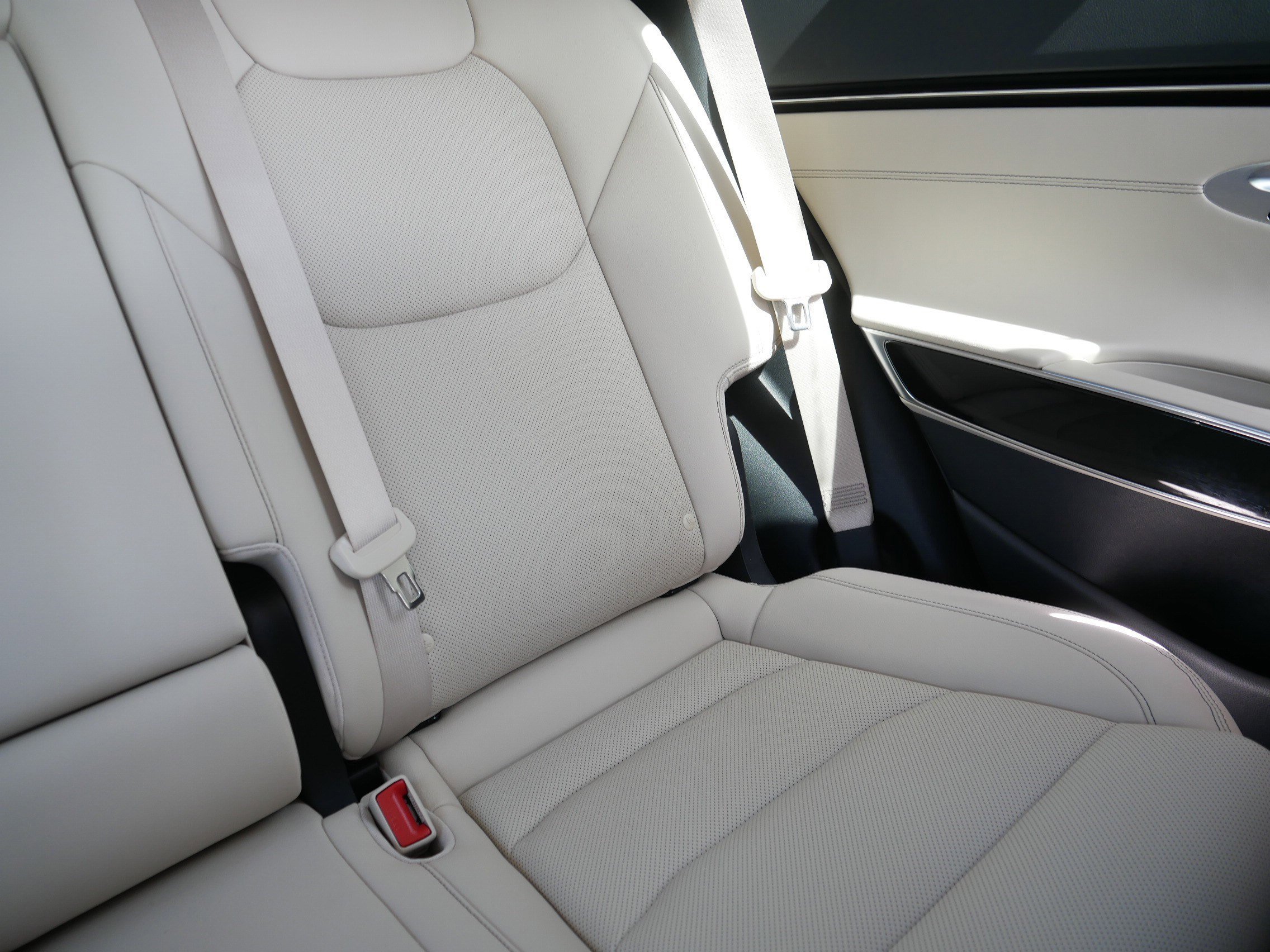 2022 GENESIS GV70 Standard - Photo 14