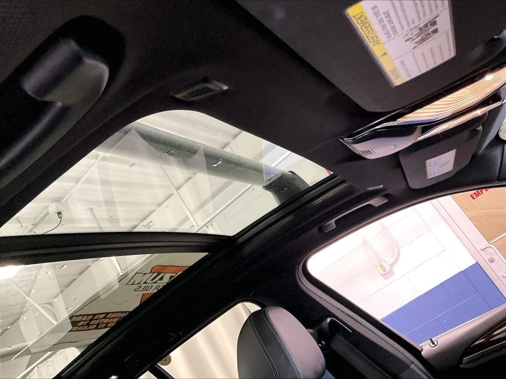 Used 2022 White BMW xDrive30i image 21