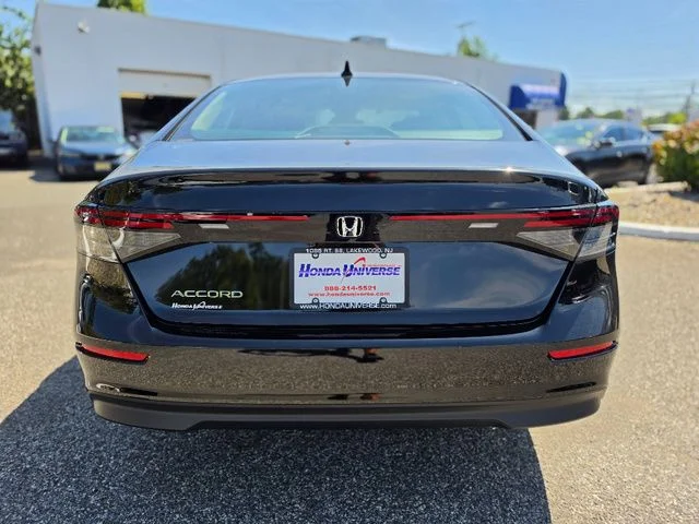 New 2026 Crystal Black Pearl Honda SE image 5