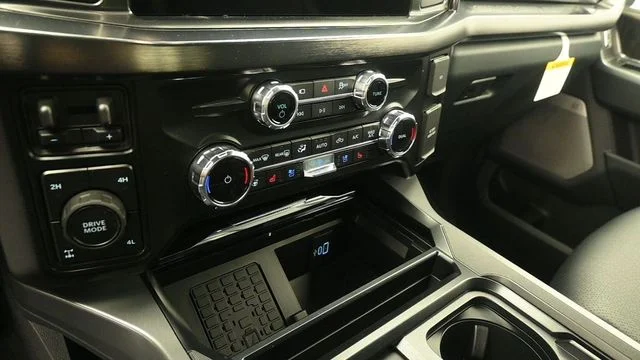 New 2026 Glacier Gray Metallic Tri-Coat Ford F-250® Lariat® image 18