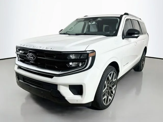 New 2027 Star White Metallic Tri-Coat Ford Platinum image 3