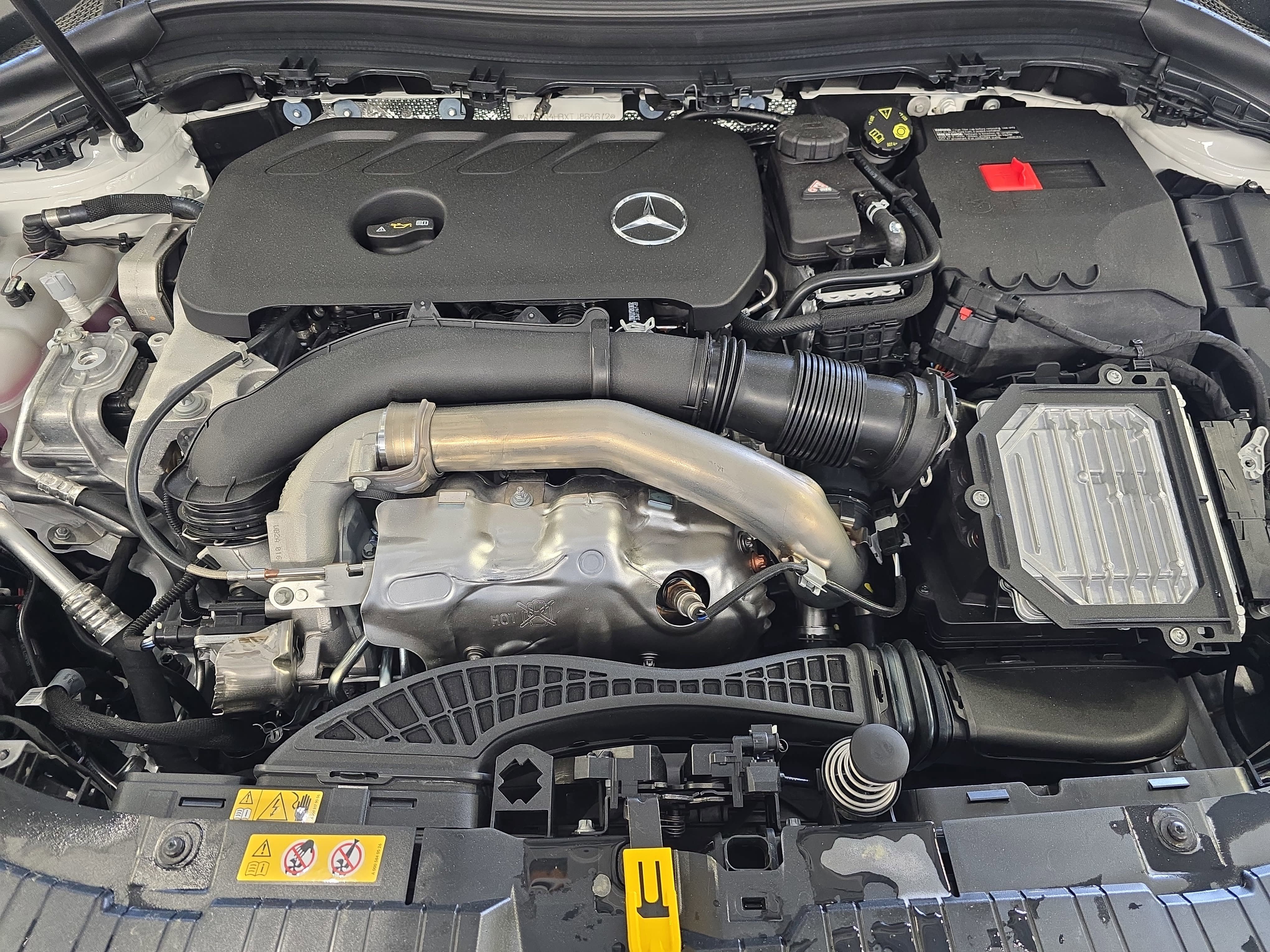 New 2026 Polar White Mercedes-Benz GLA250 image 31