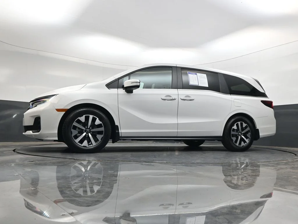 Certified Used 2025 White Honda EX-L image 43
