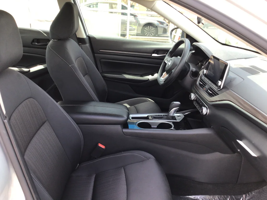 Used 2024 Brilliant Silver Metallic Nissan 2.5 SV image 6