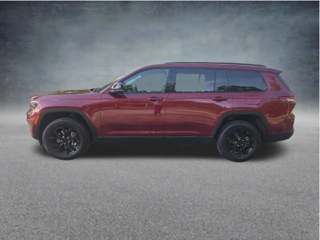 Used 2025 Red Jeep Altitude X image 4