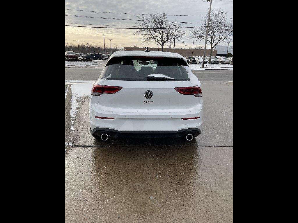 New 2026 Opal White Pearl Volkswagen Autobahn image 4