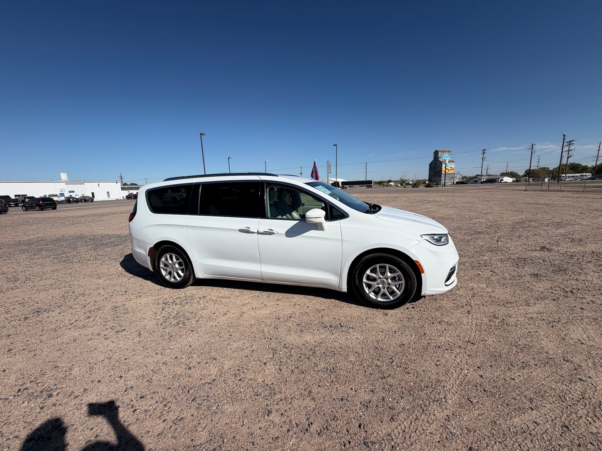 Used 2021 White Chrysler Touring L image 4