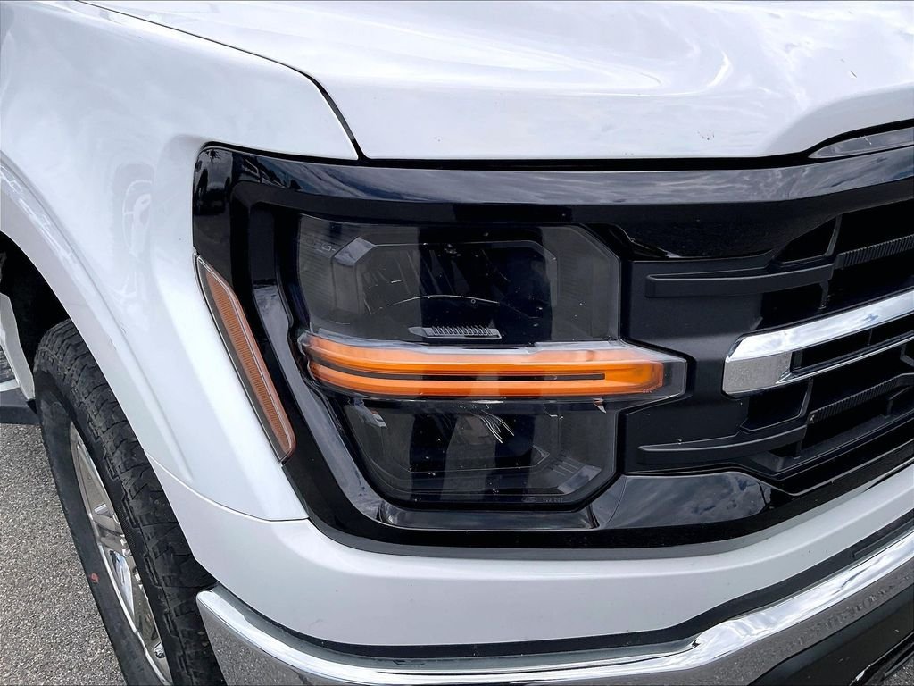 Used 2024 Oxford White Ford XLT image 29