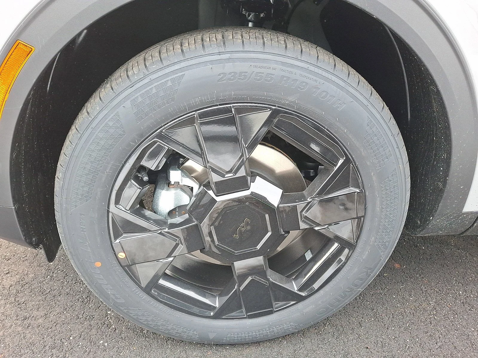 New 2026 Wolf Gray Kia X-Line image 4