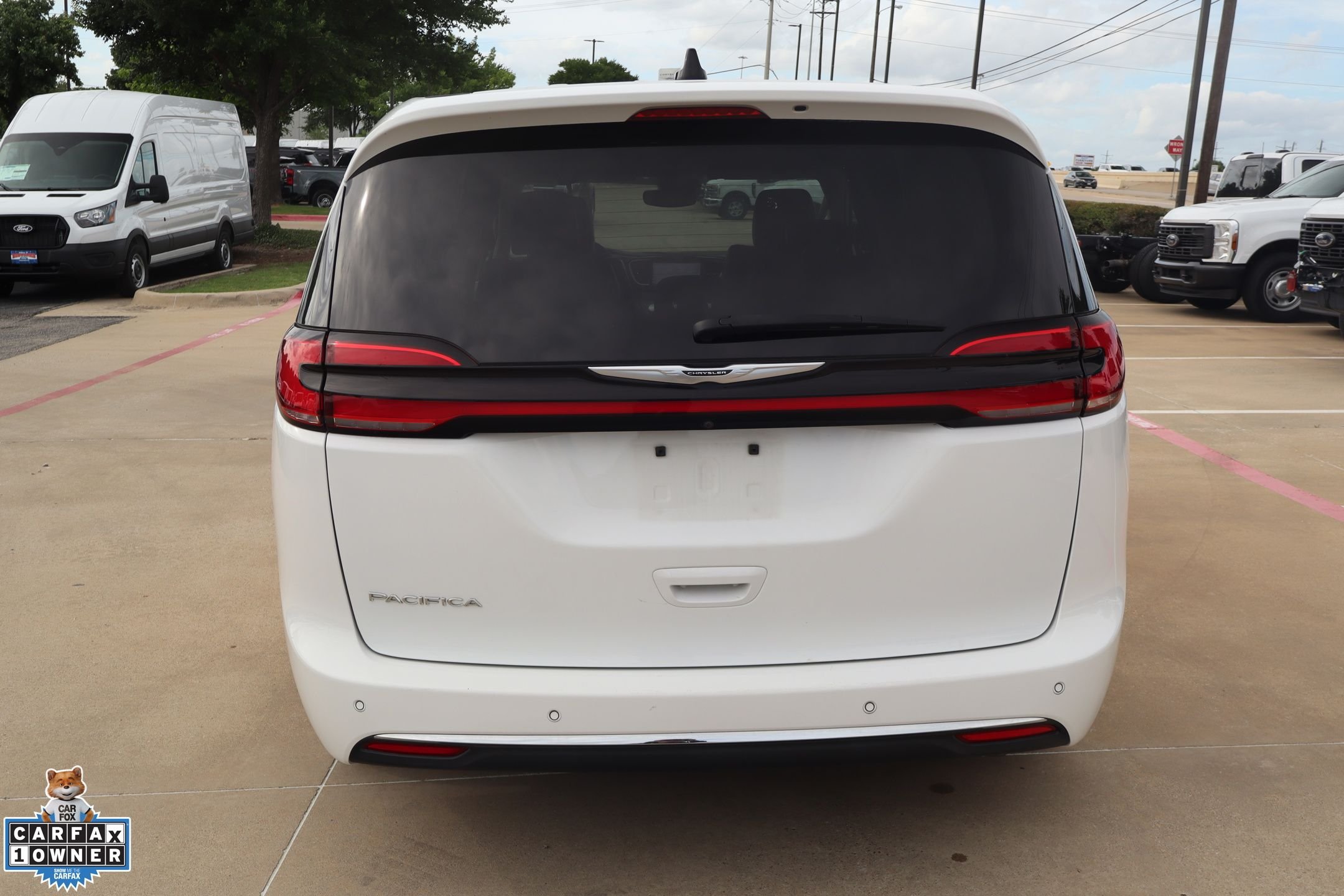 Used 2023 White Chrysler Touring L image 4