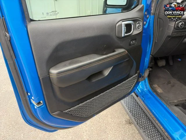 Used 2024 Blue Jeep Sahara image 10