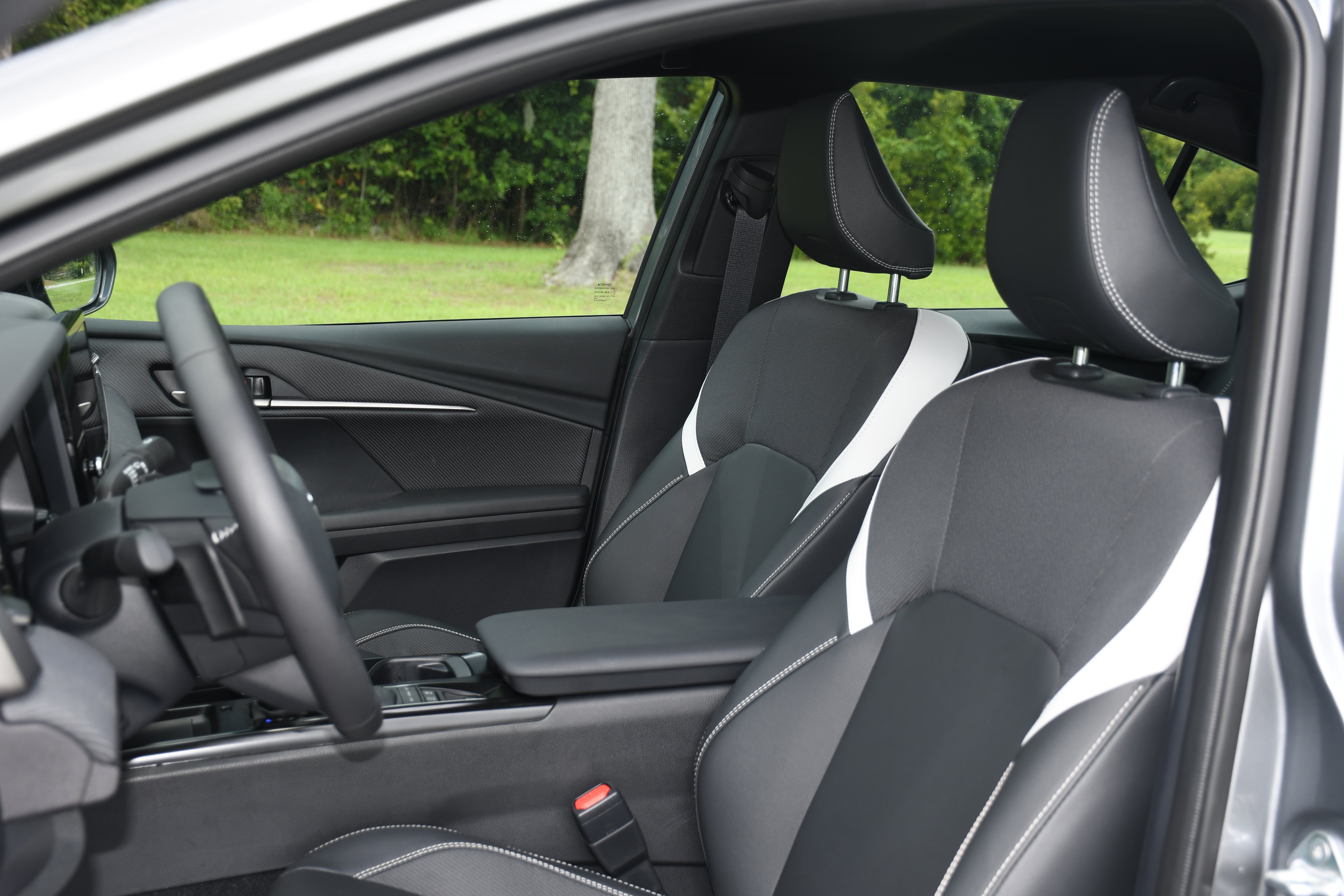 Used 2026  Toyota SE image 11