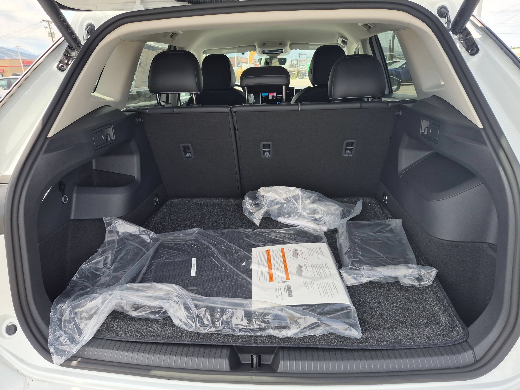 New 2026 Pure White Volkswagen SE image 27