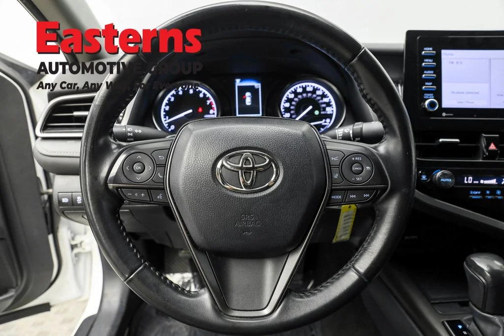Used 2023 White Toyota SE image 10
