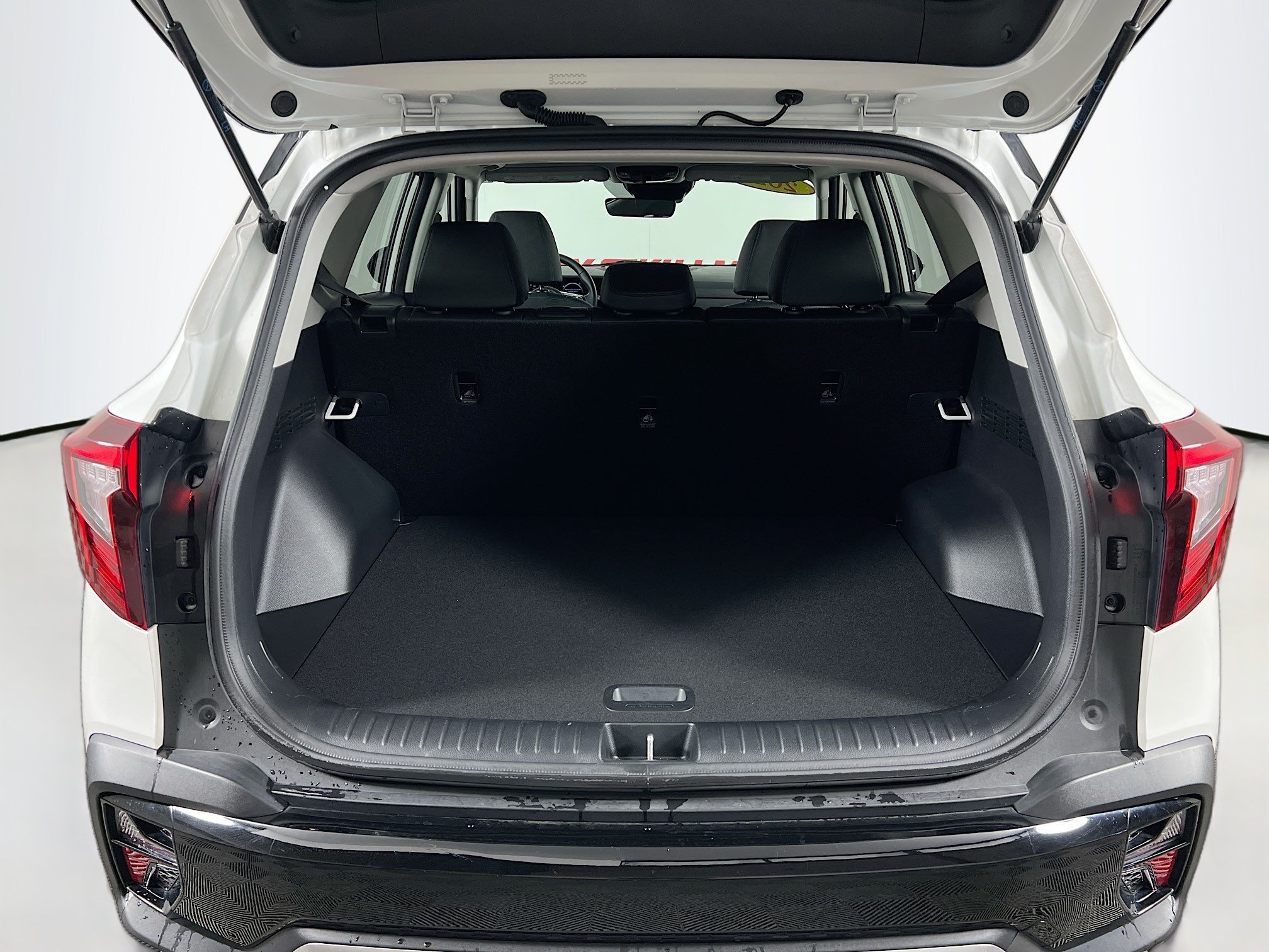 Used 2024 Snow White Pearl Kia EX image 27
