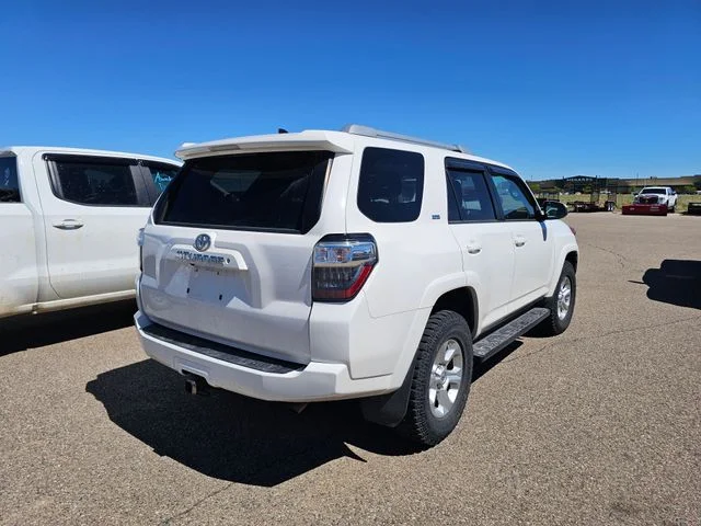 Used 2018 Super White Toyota SR5 image 5
