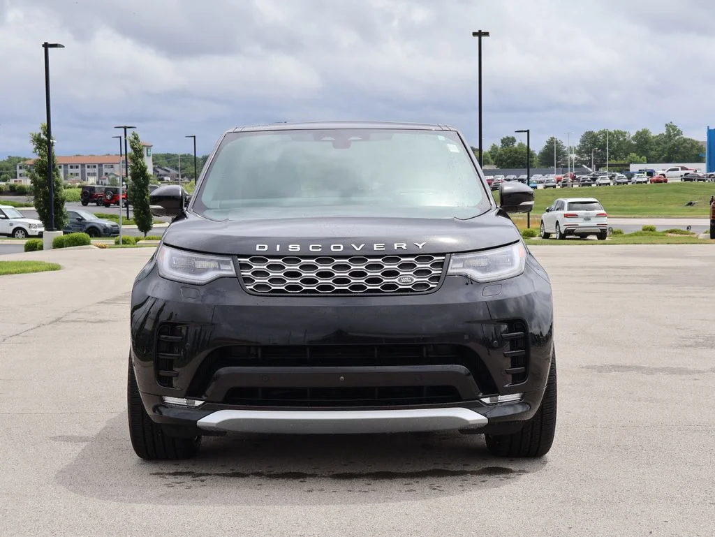 Used 2025  Land Rover Metropolitan Edition image 2