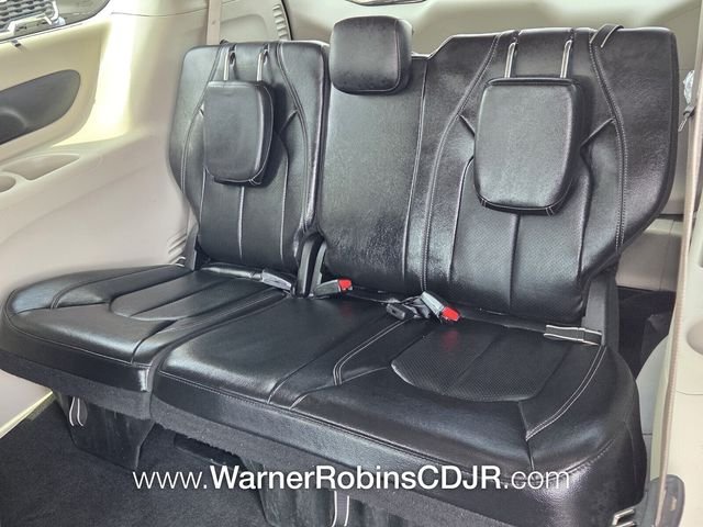 Used 2022 Black Chrysler Touring L image 10