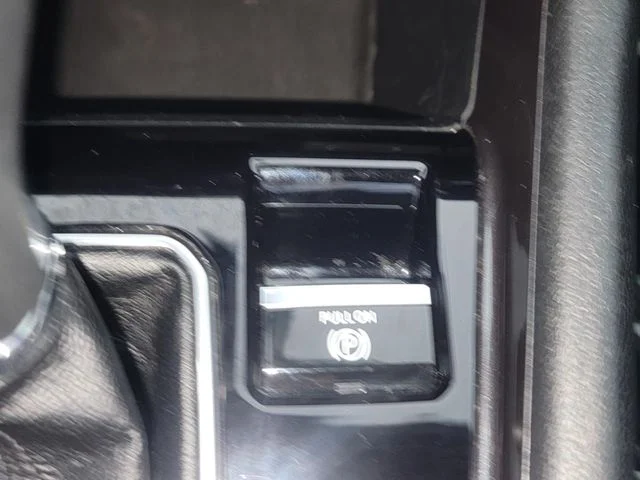 Certified Used 2024 Gray Jeep Latitude image 24