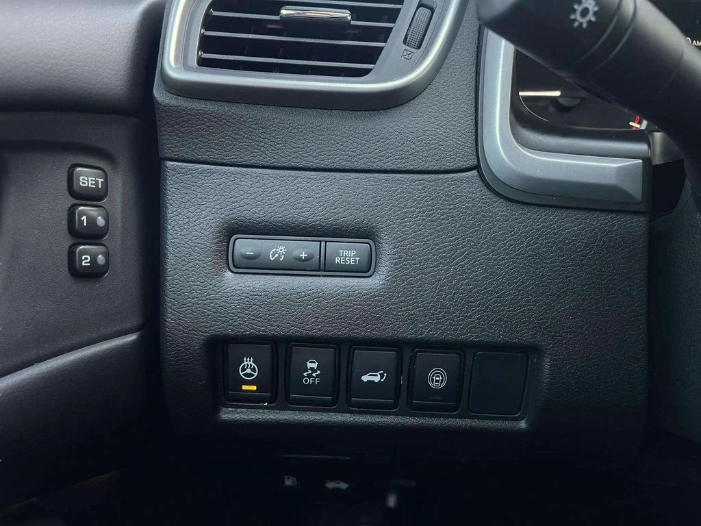 Used 2021 Magnetic Black Pearl Nissan SL image 17
