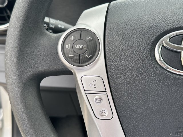Used 2015 Silver Toyota Three image 13
