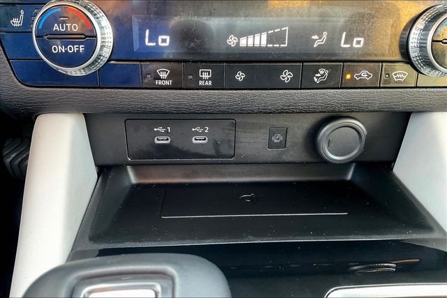 Used 2025  Mitsubishi SE image 18