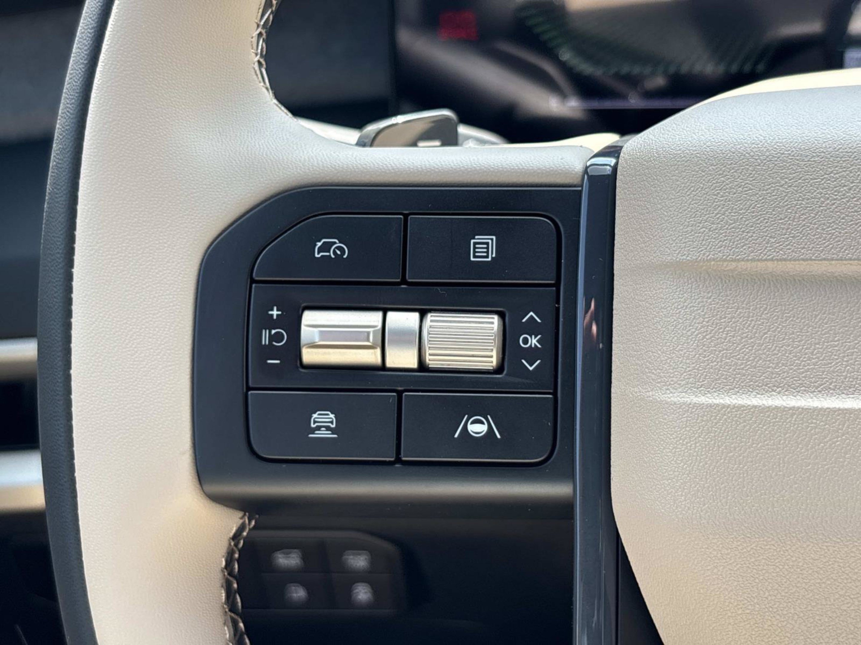 New 2027 Glacial White Pearl Kia EX image 23