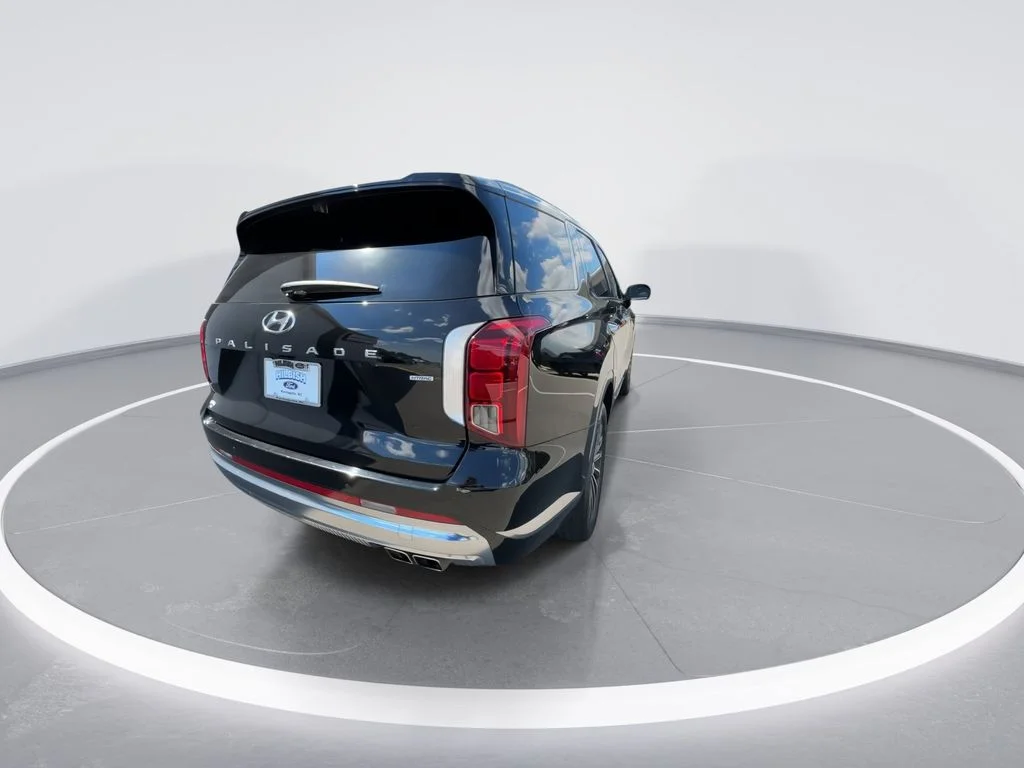 Used 2024 Black Hyundai Calligraphy image 8
