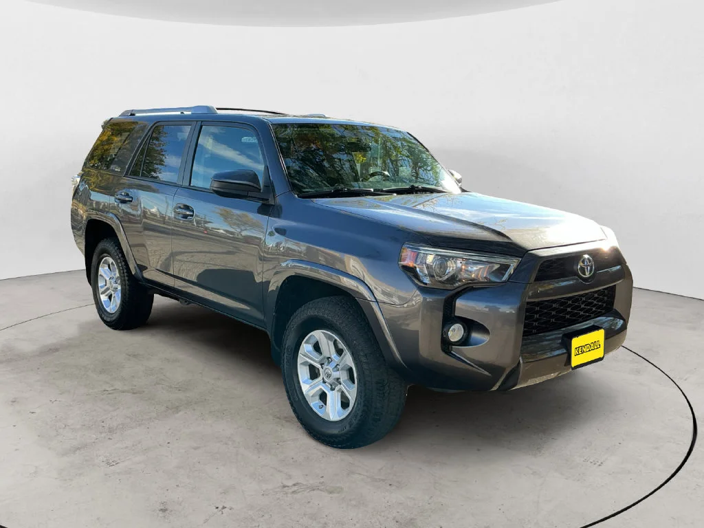 Used 2015 Gray Toyota SR5 image 5