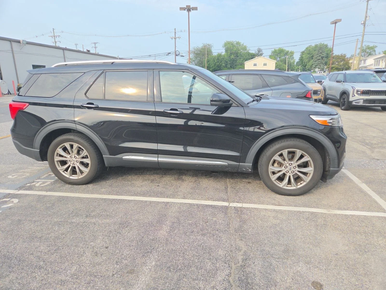Used 2020 Black Ford Limited image 4