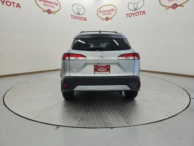 Used 2025 Silver Toyota LE image 7